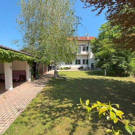 Casa Vacanze Magnolia Borgo Ticino ภายนอก รูปภาพ