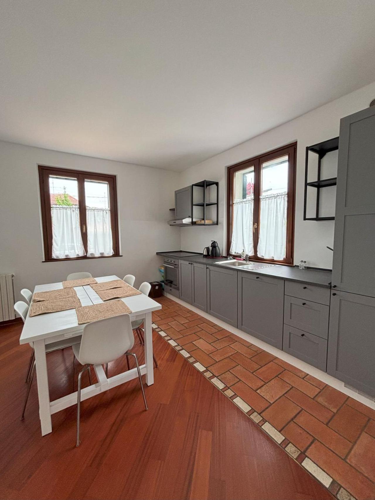 Casa Vacanze Magnolia Borgo Ticino ภายนอก รูปภาพ