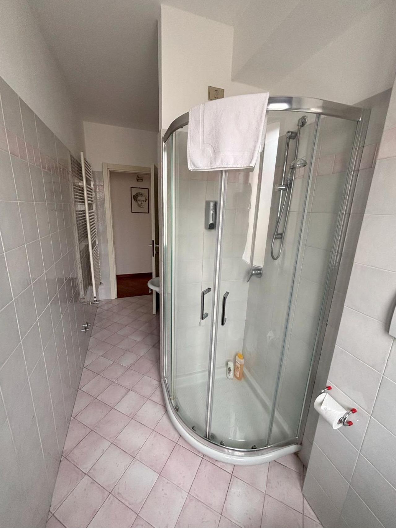 Casa Vacanze Magnolia Borgo Ticino ภายนอก รูปภาพ