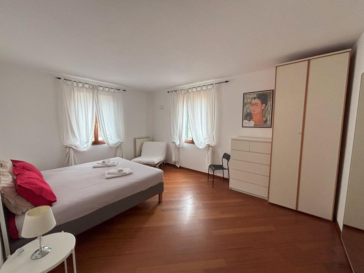 Casa Vacanze Magnolia Borgo Ticino ภายนอก รูปภาพ