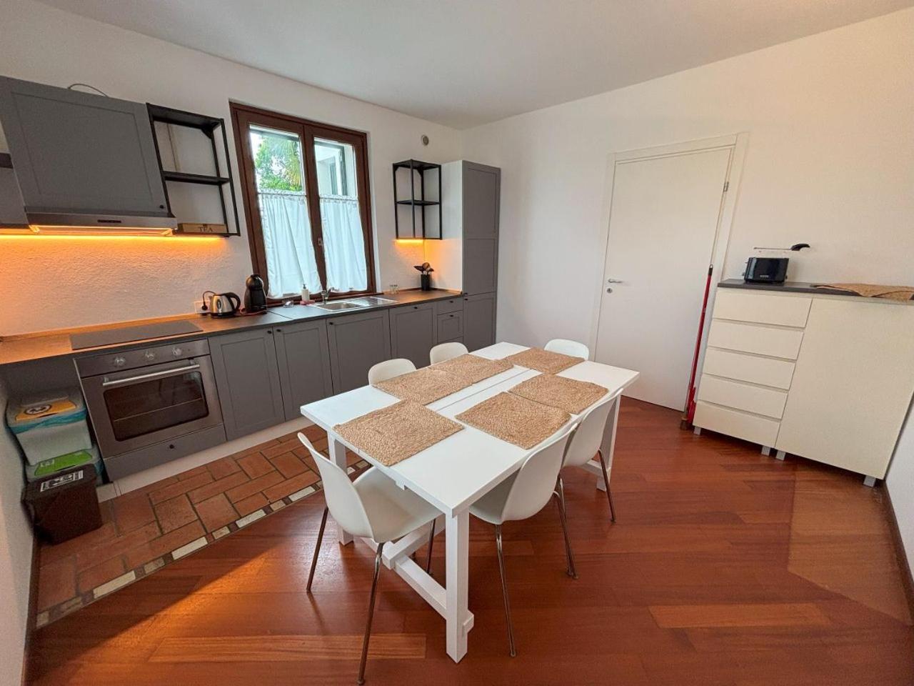 Casa Vacanze Magnolia Borgo Ticino ภายนอก รูปภาพ