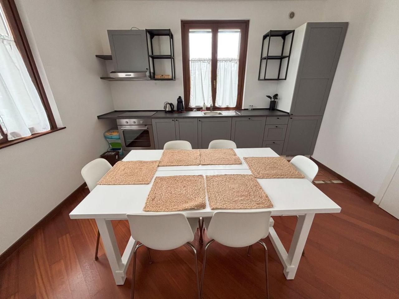 Casa Vacanze Magnolia Borgo Ticino ภายนอก รูปภาพ