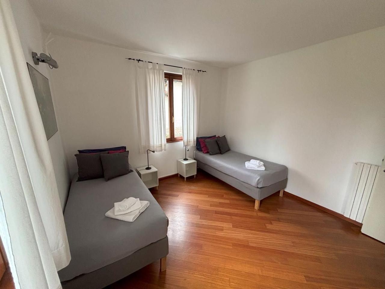 Casa Vacanze Magnolia Borgo Ticino ภายนอก รูปภาพ