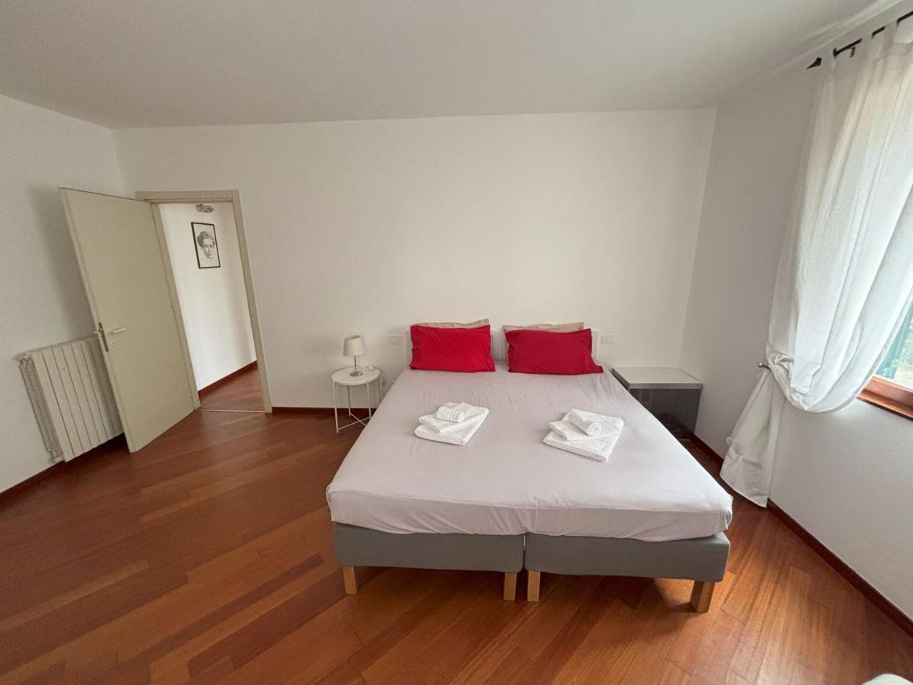 Casa Vacanze Magnolia Borgo Ticino ภายนอก รูปภาพ