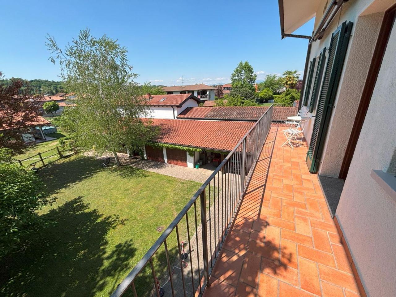 Casa Vacanze Magnolia Borgo Ticino ภายนอก รูปภาพ