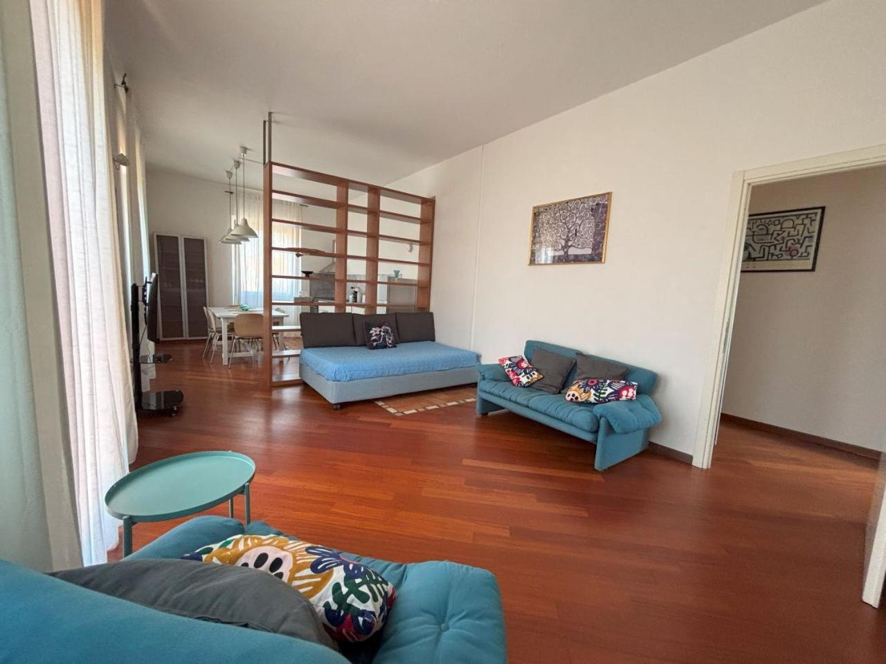 Casa Vacanze Magnolia Borgo Ticino ภายนอก รูปภาพ