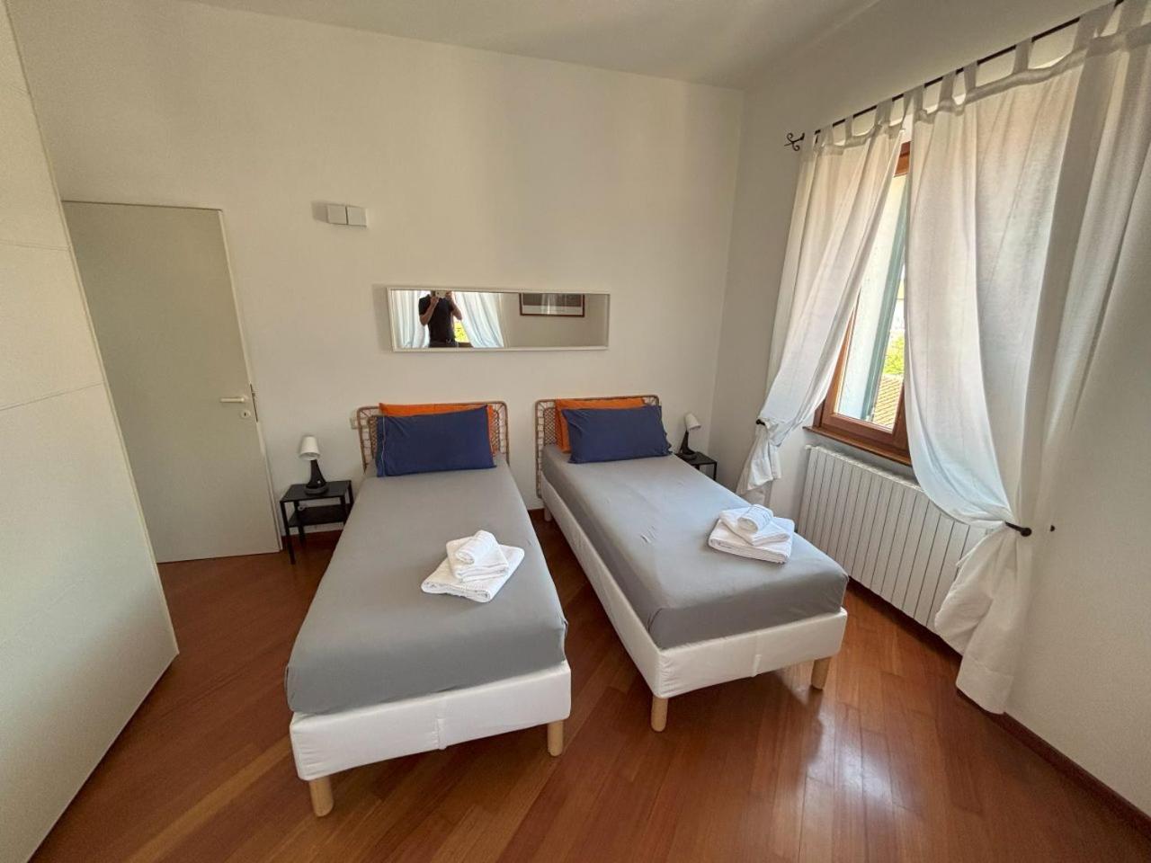 Casa Vacanze Magnolia Borgo Ticino ภายนอก รูปภาพ