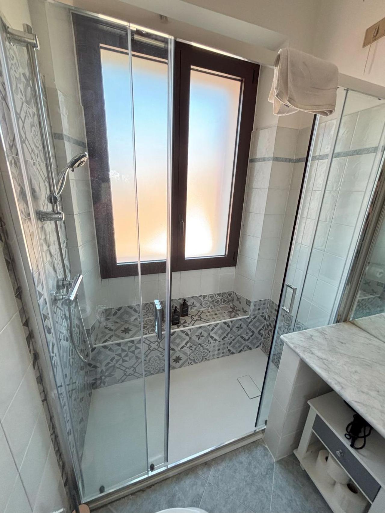 Casa Vacanze Magnolia Borgo Ticino ภายนอก รูปภาพ