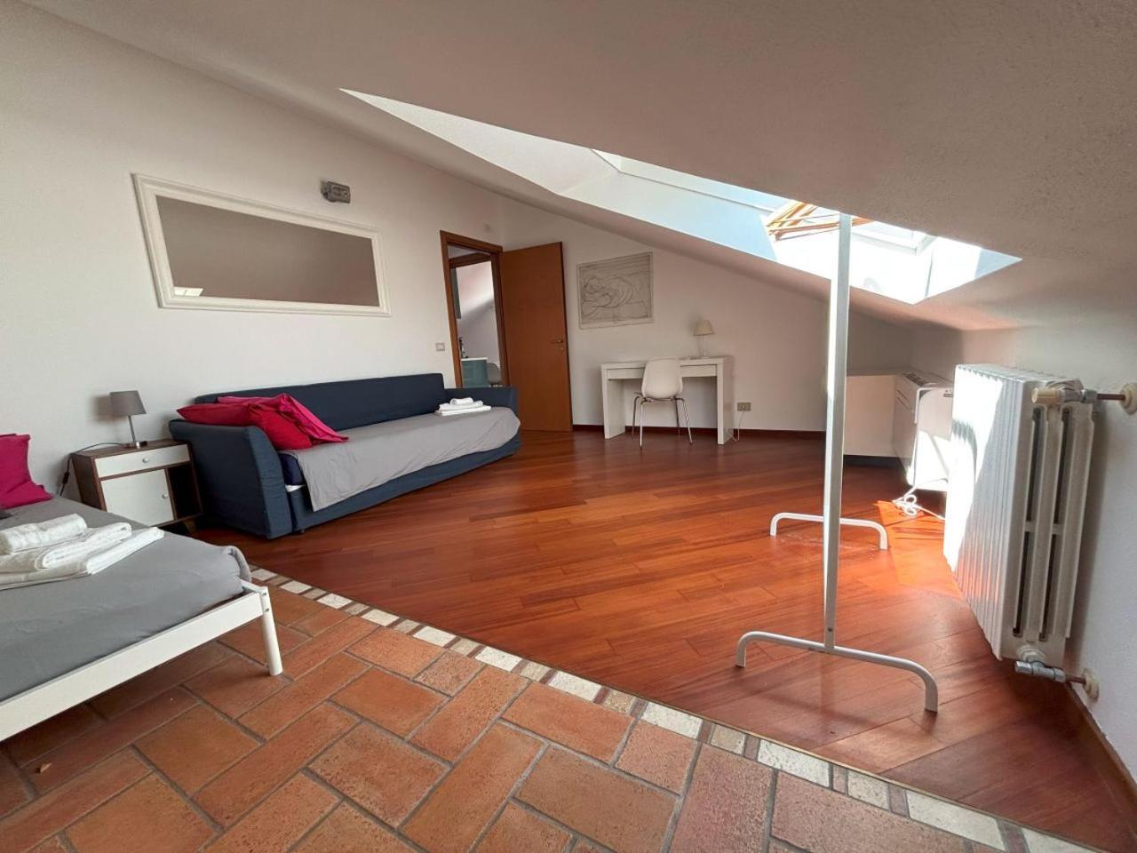 Casa Vacanze Magnolia Borgo Ticino ภายนอก รูปภาพ
