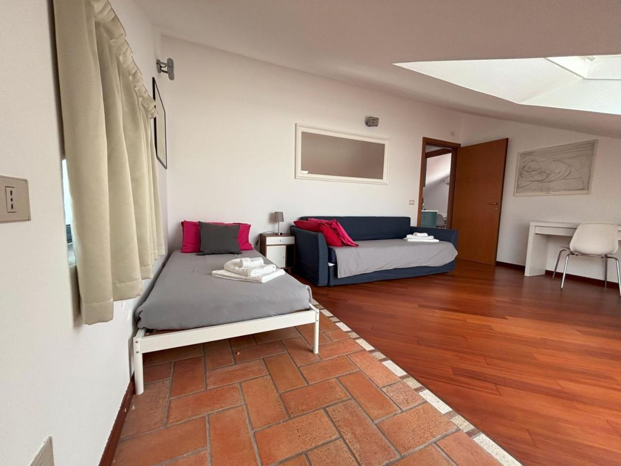 Casa Vacanze Magnolia Borgo Ticino ภายนอก รูปภาพ