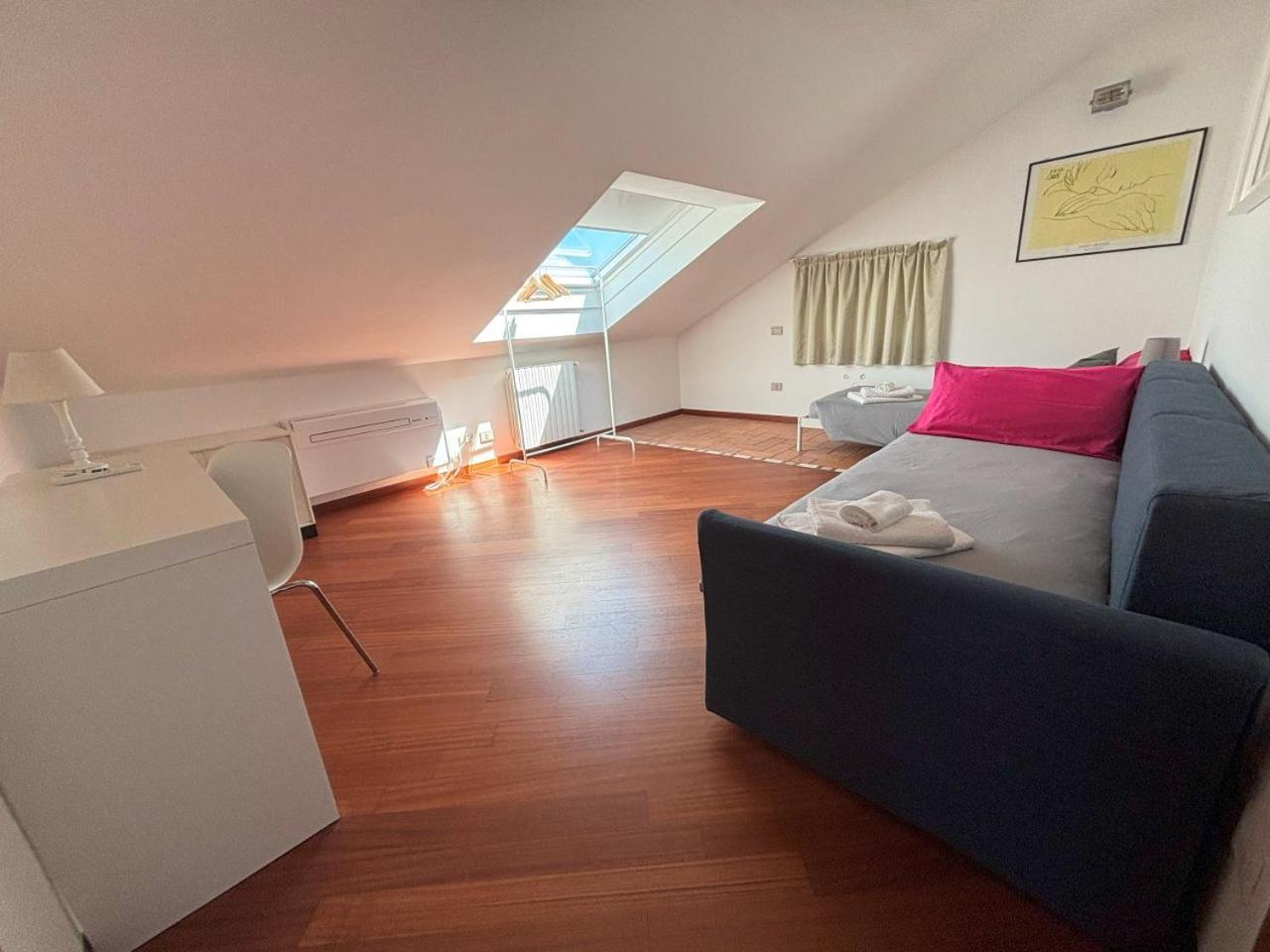 Casa Vacanze Magnolia Borgo Ticino ภายนอก รูปภาพ