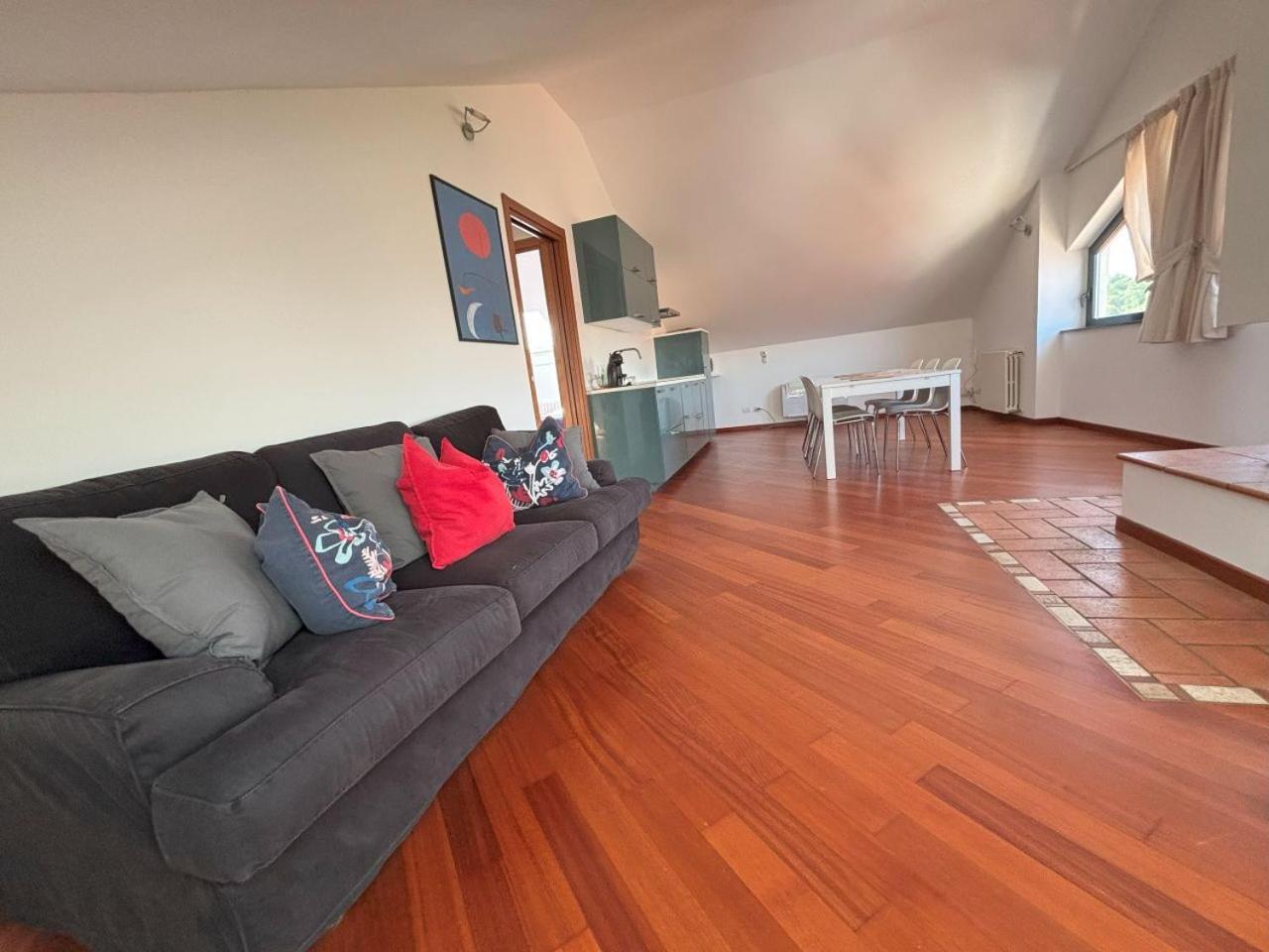 Casa Vacanze Magnolia Borgo Ticino ภายนอก รูปภาพ