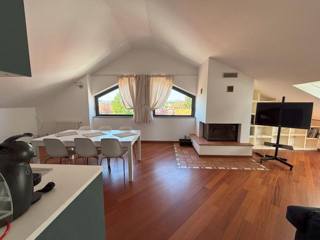 Casa Vacanze Magnolia Borgo Ticino ภายนอก รูปภาพ
