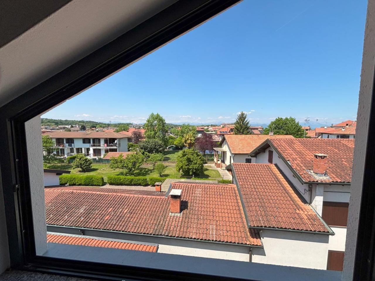 Casa Vacanze Magnolia Borgo Ticino ภายนอก รูปภาพ