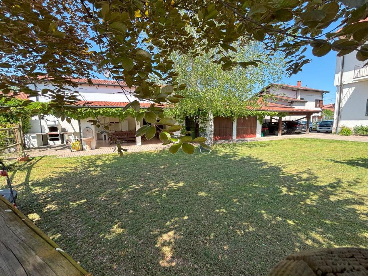 Casa Vacanze Magnolia Borgo Ticino ภายนอก รูปภาพ